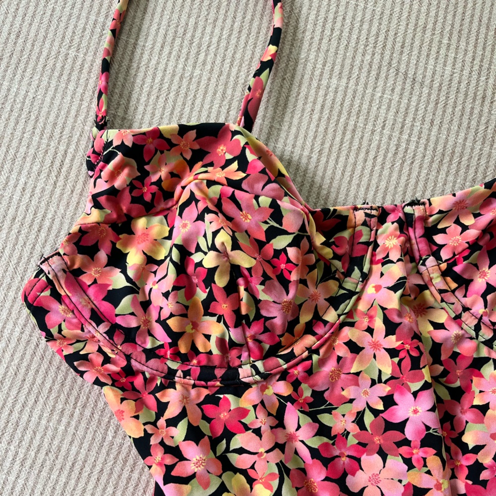 Billabong Morgan underwire one piece pink floral - Picture 7 of 7